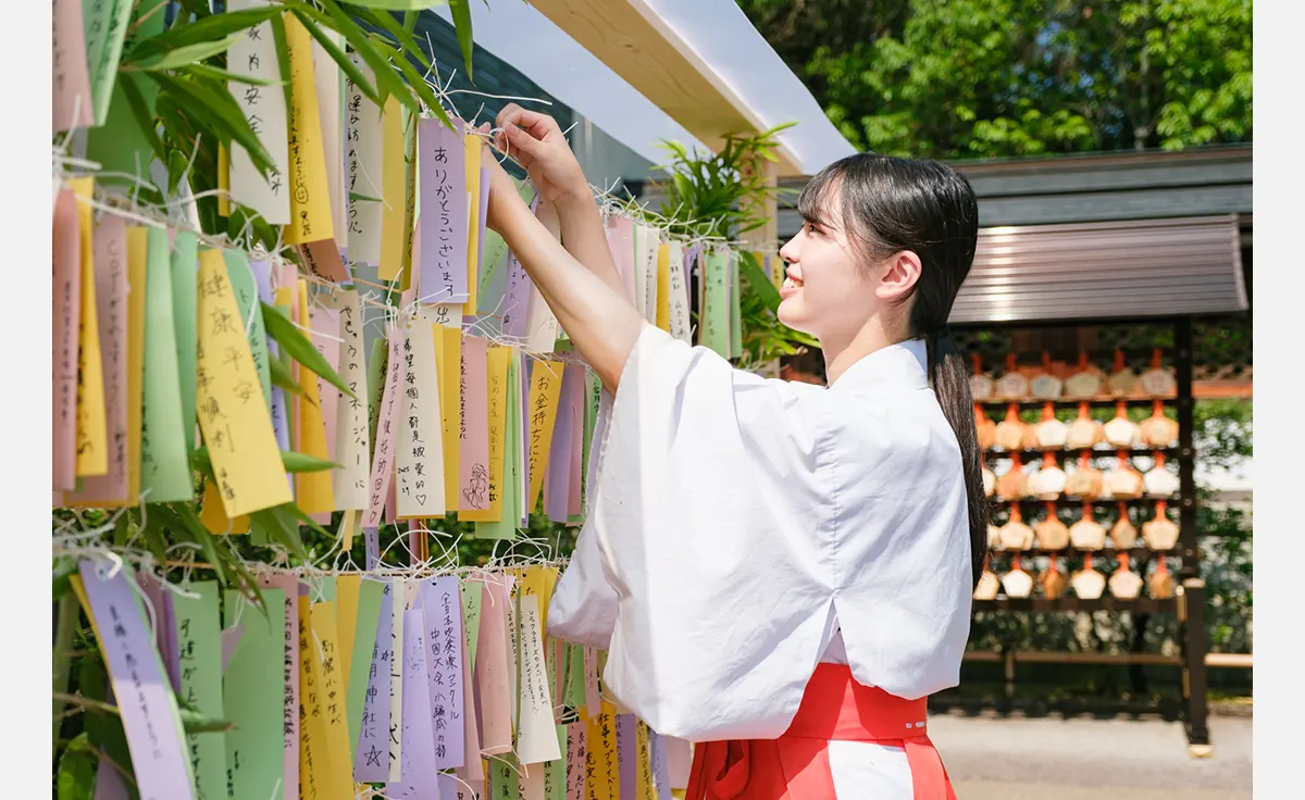 京都・晴明神社で「刺繍朱印 （七夕）」授与開始を記念し、期間限定で七夕飾りを設置