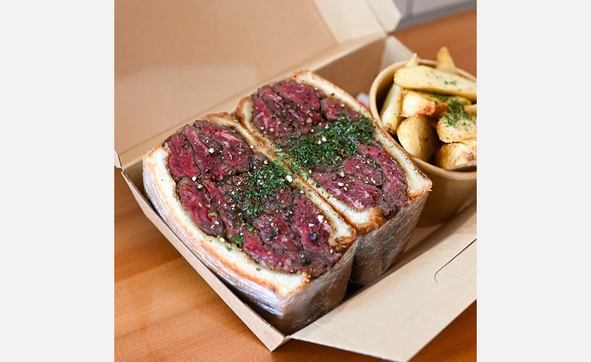 原宿竹下通りで人気のボリュームサンドイッチ専門店「チャームサイドサンドイッチ」が大阪難波に上陸！