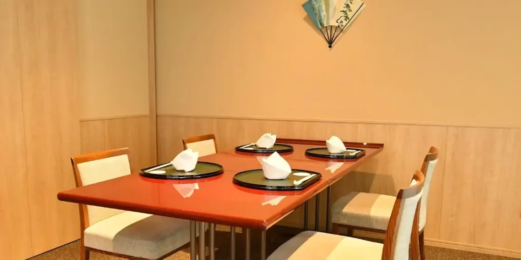 大和屋さんげんの個室