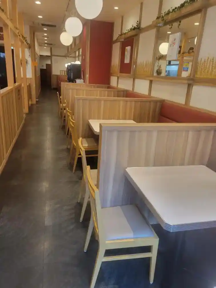 パン屋 トラのしっぽ 内観