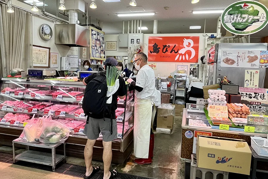 天満市場鳥びん外観