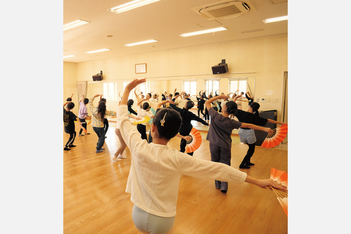 タカラジェンヌを目指すきっかけとなる一日に。宝塚コドモアテネ 一日体験レッスン参加者募集 11月3日（祝）