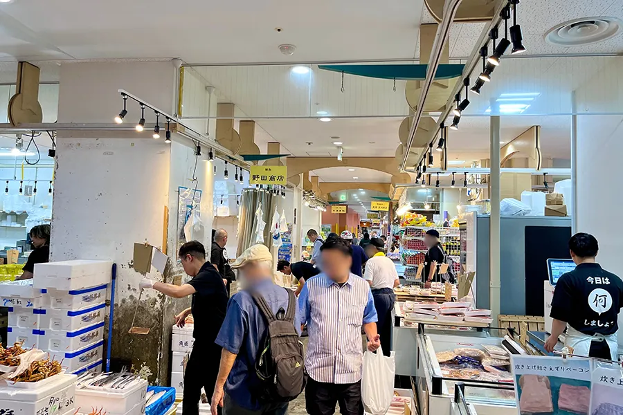 にぎわう天満市場