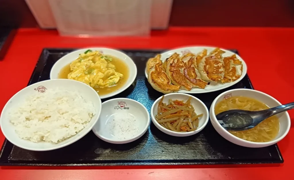 江坂「いっぺい飯店」　餃子定食