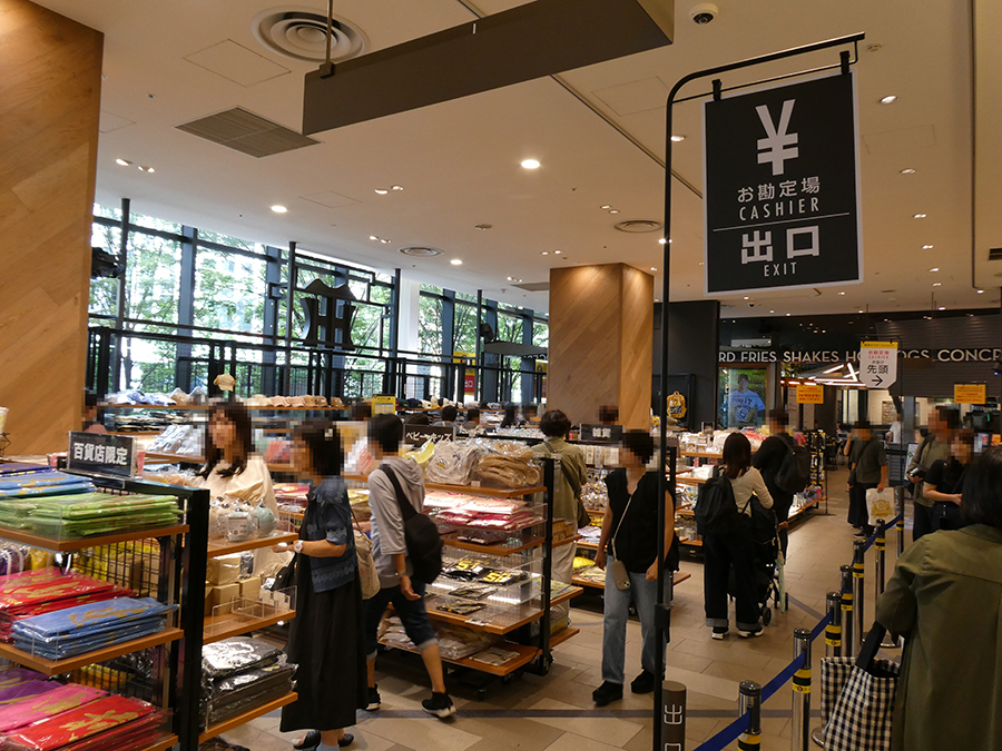 チームショップクラブハウスの店舗内