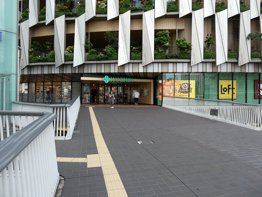 阪神梅田本店の外観