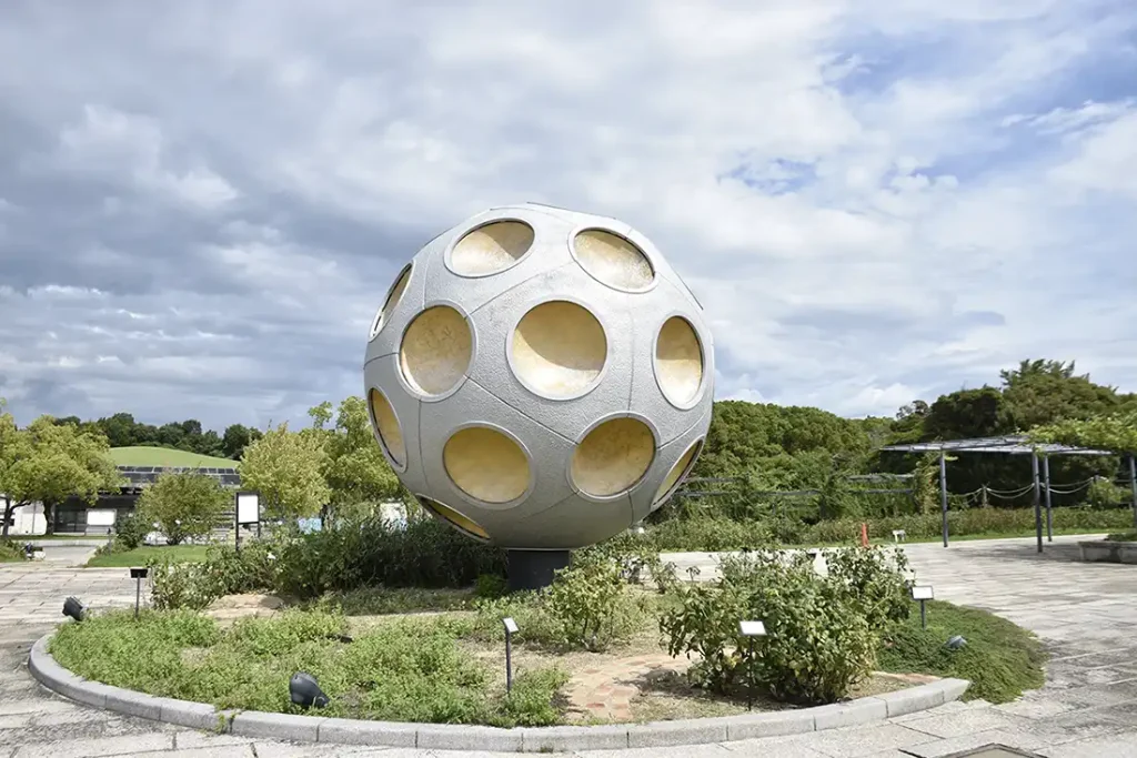 万博記念公園の噴水器オブジェ