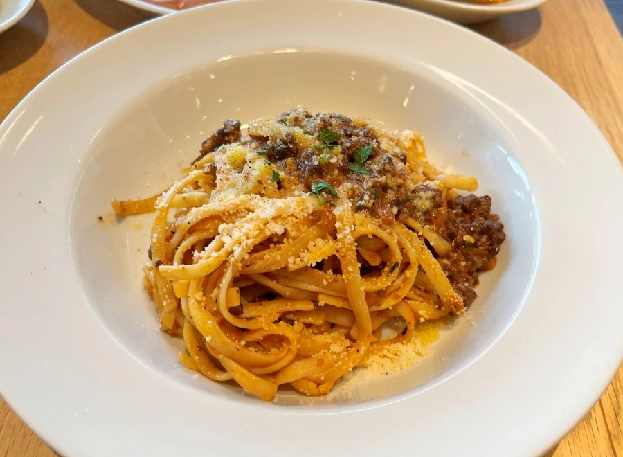 DEAN&DELUCAのボロネーゼ リングイネ