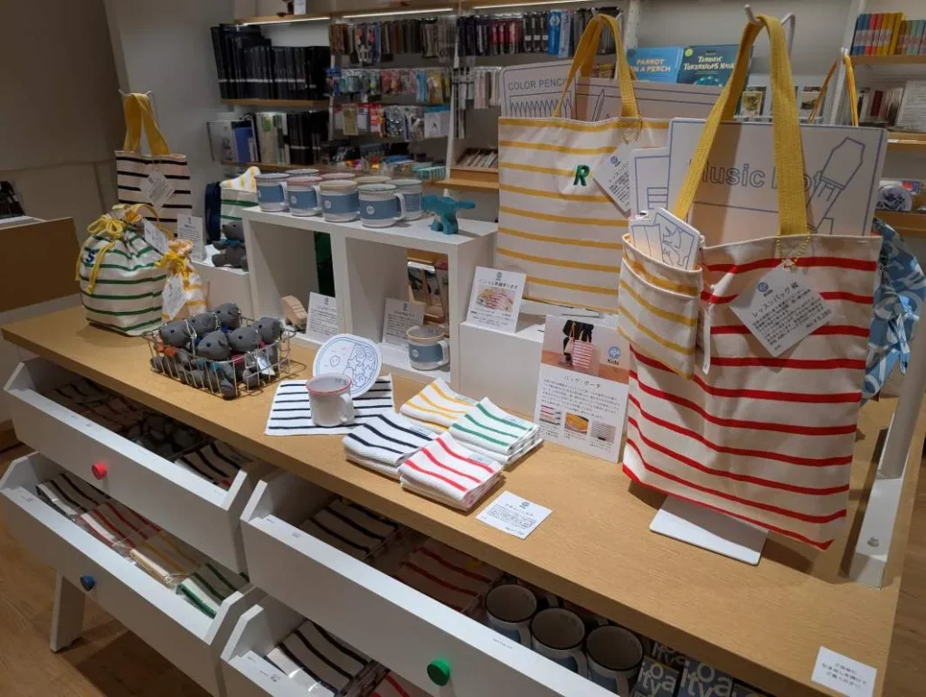 伊東屋の子ども用ブランド「Itoya Kids」のコーナー