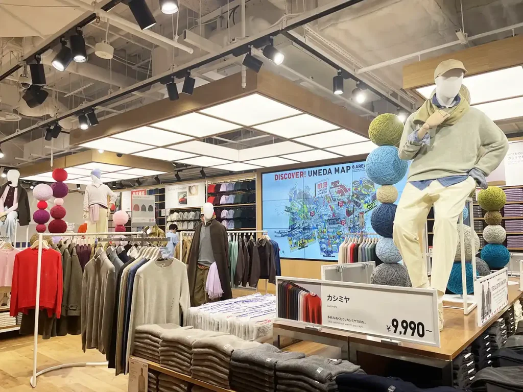 ユニクロウメダのディスプレイ
