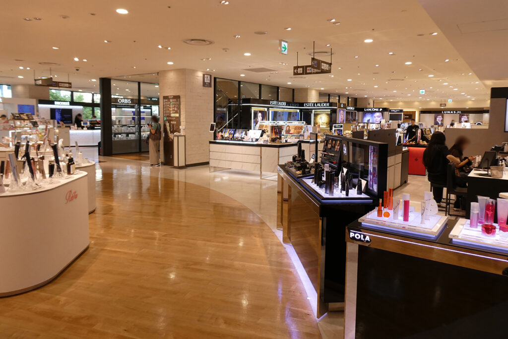 阪神梅田本店の2階フロア