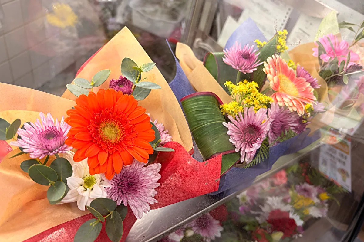 気軽にお花を楽しめる！プチプライスのブーケが個数限定で買える西淀川区の柏里本通商店街
