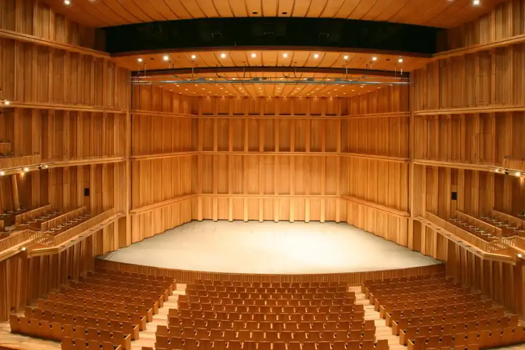 写真で見る関西のいま、むかし 第2回 西宮北口駅 KOBELCO 大ホール