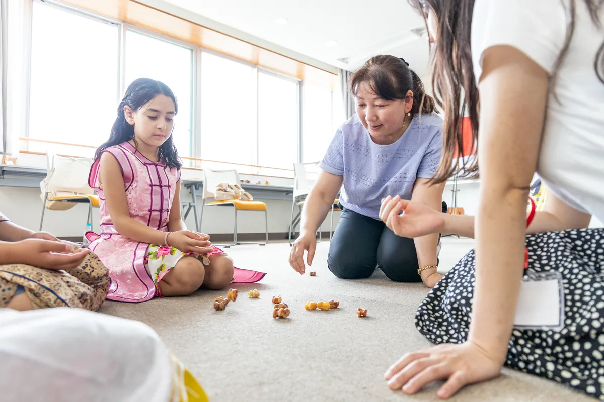12/26（金）開催｜小野原西｜多文化体験・交流｜参加無料｜学びクラブ「まふがっこ」が参加者募集中