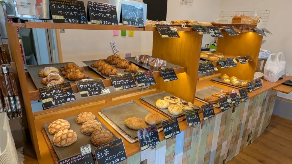 まんぷくパンのお店の中