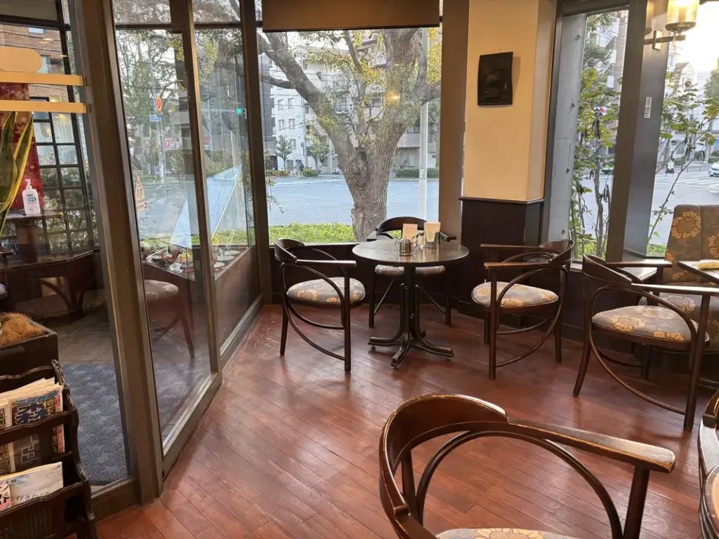 「にしむら珈琲店 御影店」の内観