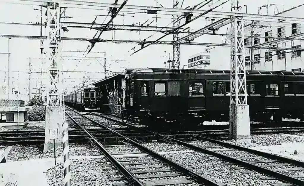 写真で見る関西のいま、むかし 第2回 西宮北口駅 ダイヤモンドクロス