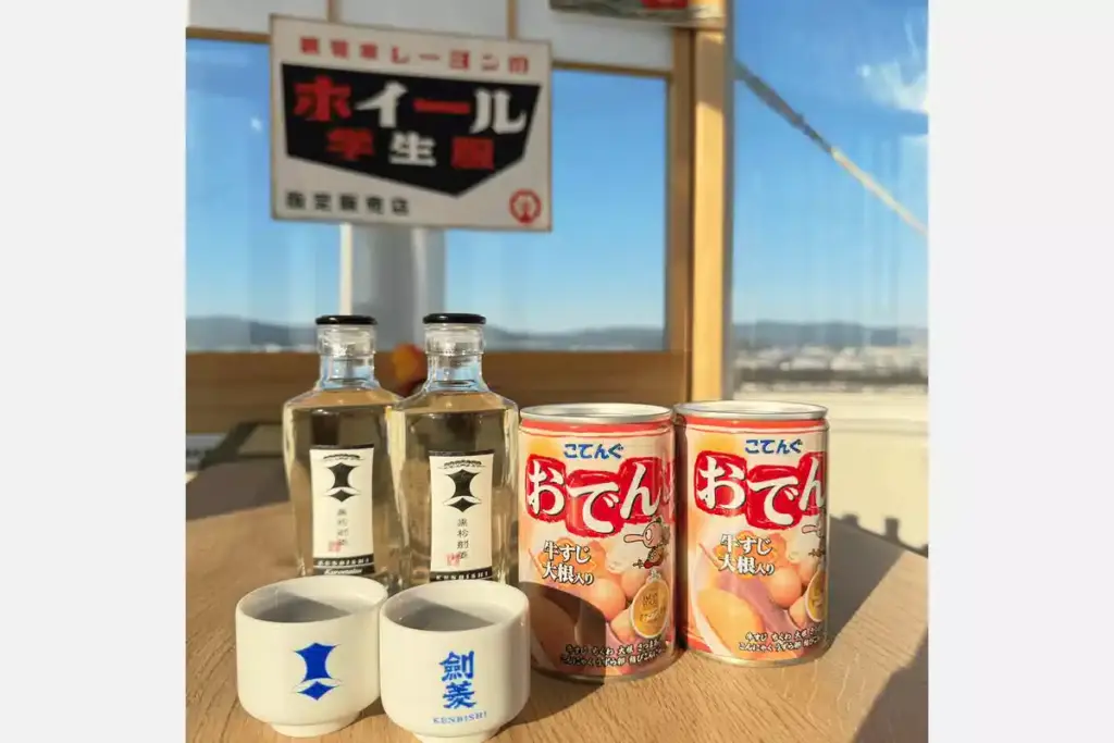 大阪ホイールの「天狗缶詰のおでん缶」や、剣菱酒造の「黒松剣菱 熱燗」などが味わえるセット