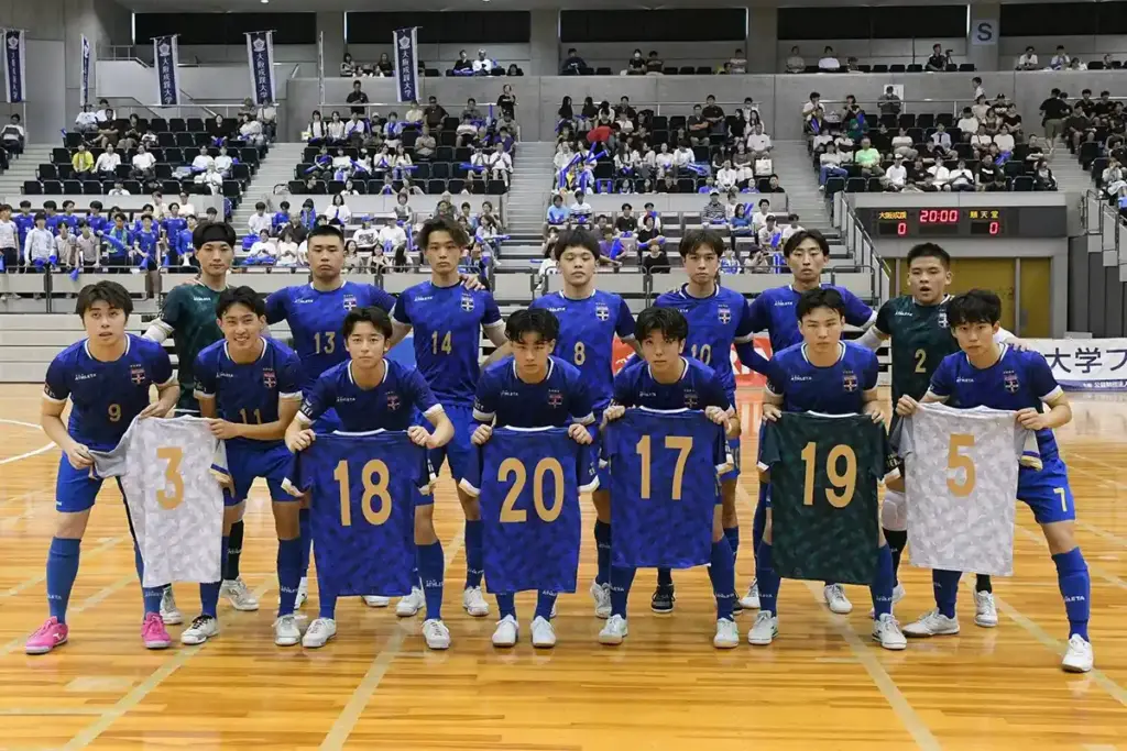 大阪成蹊大学フットサル部　集合写真