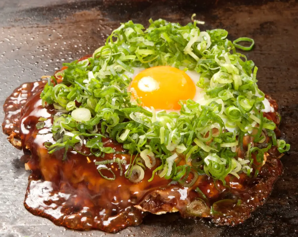 鶴橋風月 江坂店 牛すじねぎ月見玉