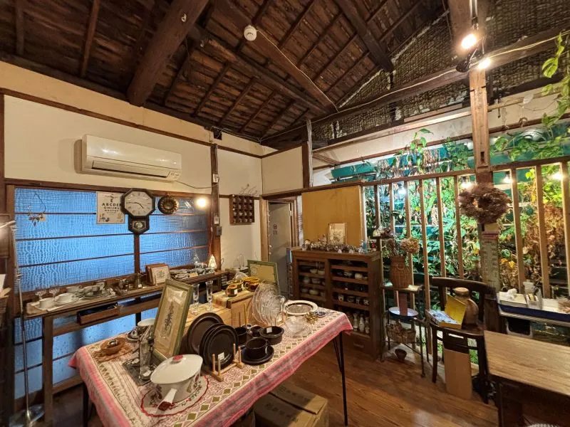 ワールド食堂&バル2階