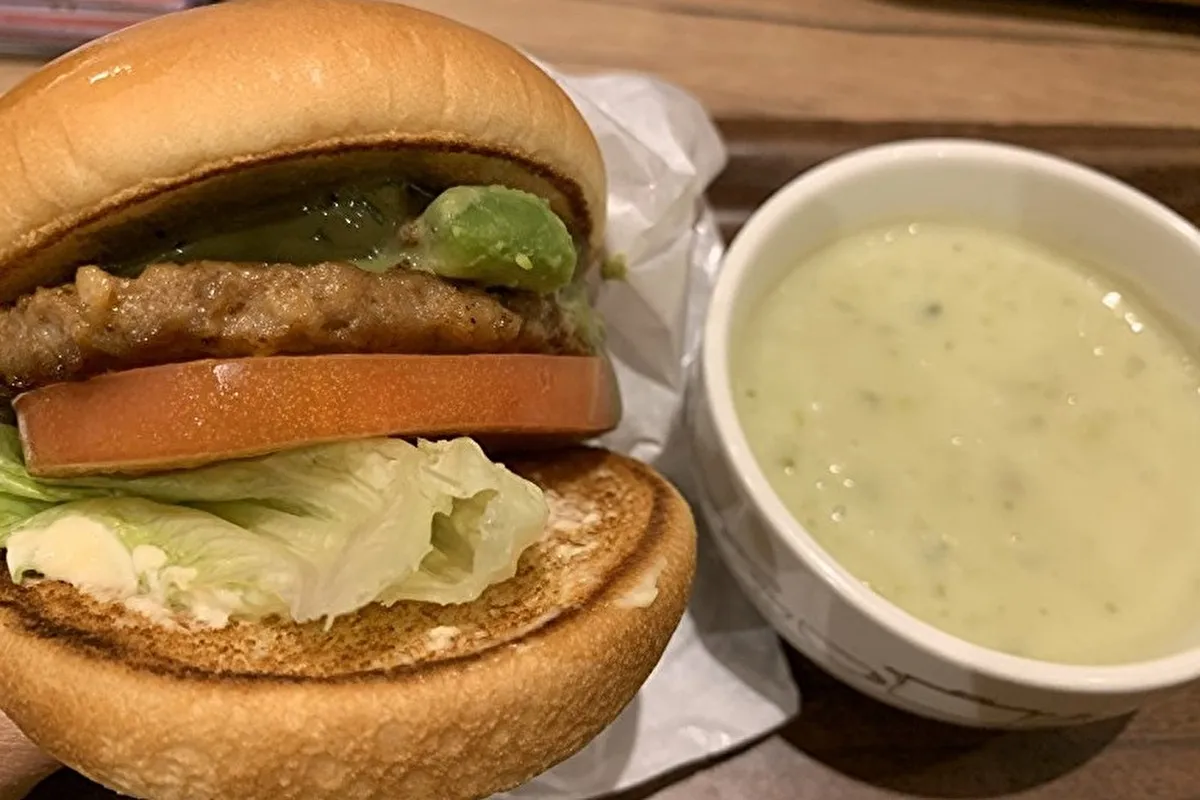 灘区「モスバーガーフォレスタ六甲店」で期間限定「アボカドバーガー」「ブロッコリーとじゃがいものポタージュ」を♪