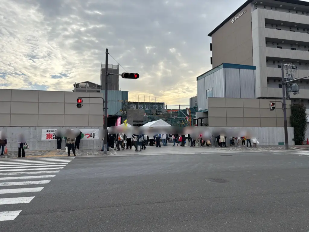 多くの人でにぎわう「東淀川区民まつり」の様子